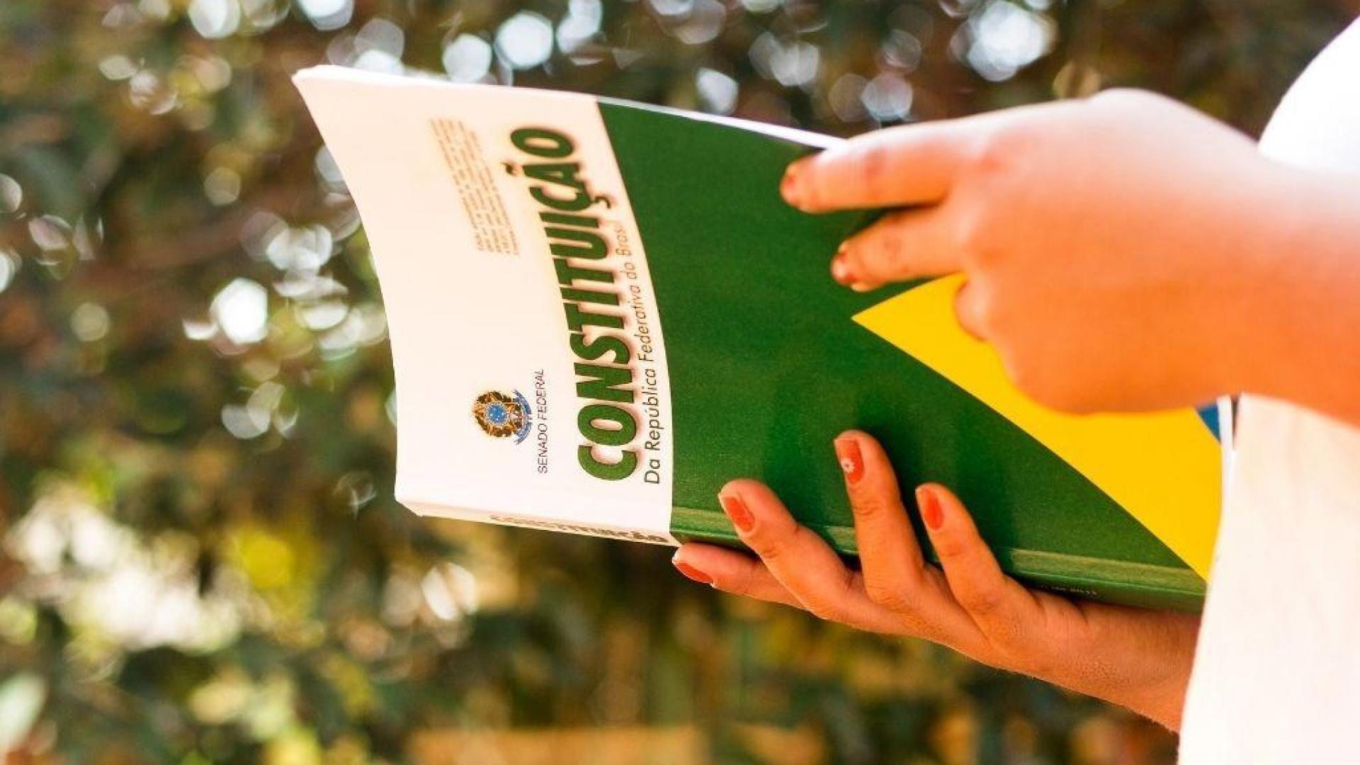 Constituição Federal e Educação Constituição Federal e Educação